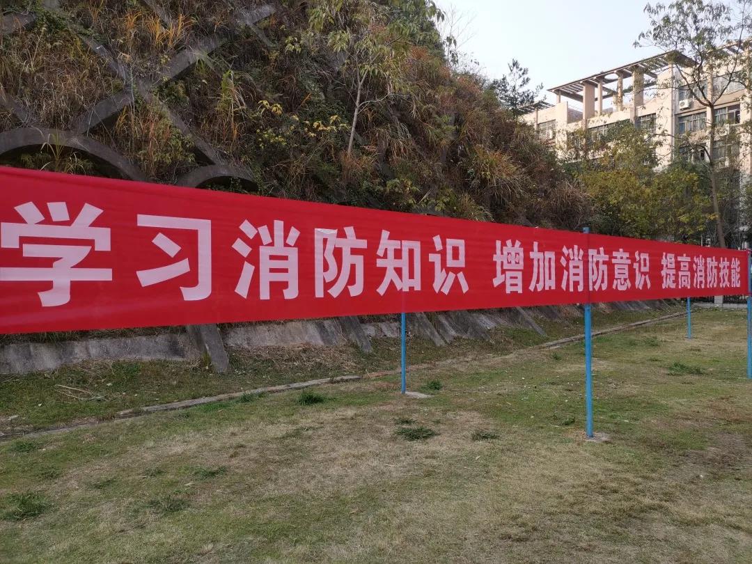 湖南保安服务,墙外高空清洗服务,湖南保利天创物业发展有限公司 湖南保安服务,墙外高空清洗服务,湖南保利天创物业发展有限公司