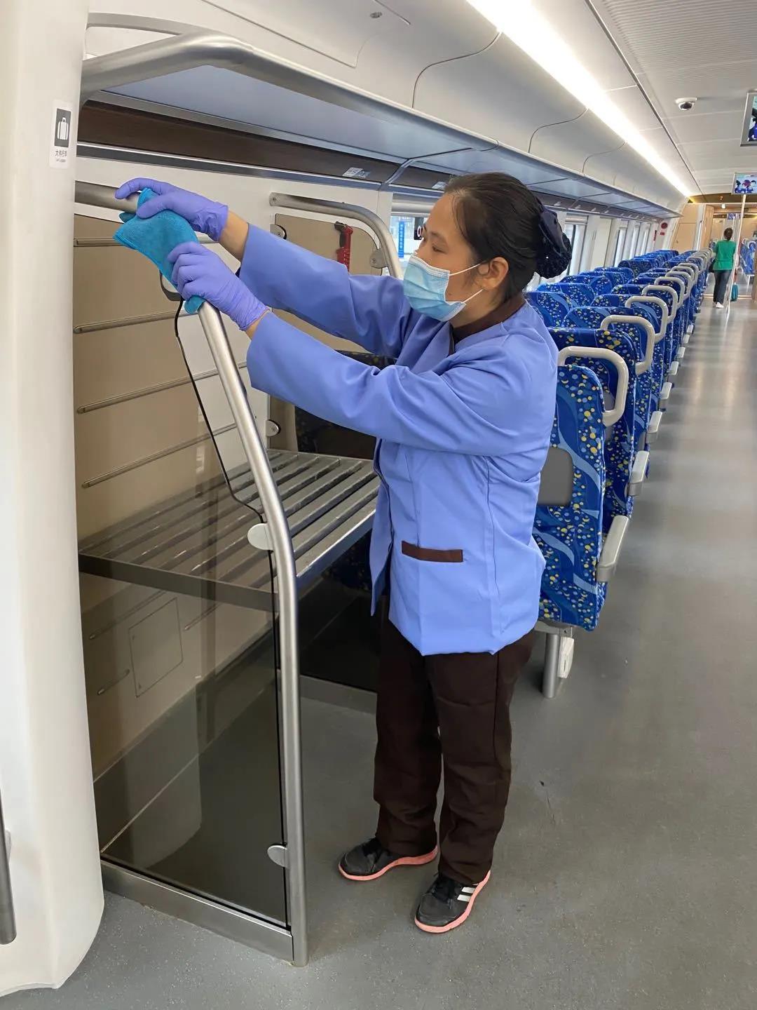 湖南保安服务,墙外高空清洗服务,湖南保利天创物业发展有限公司