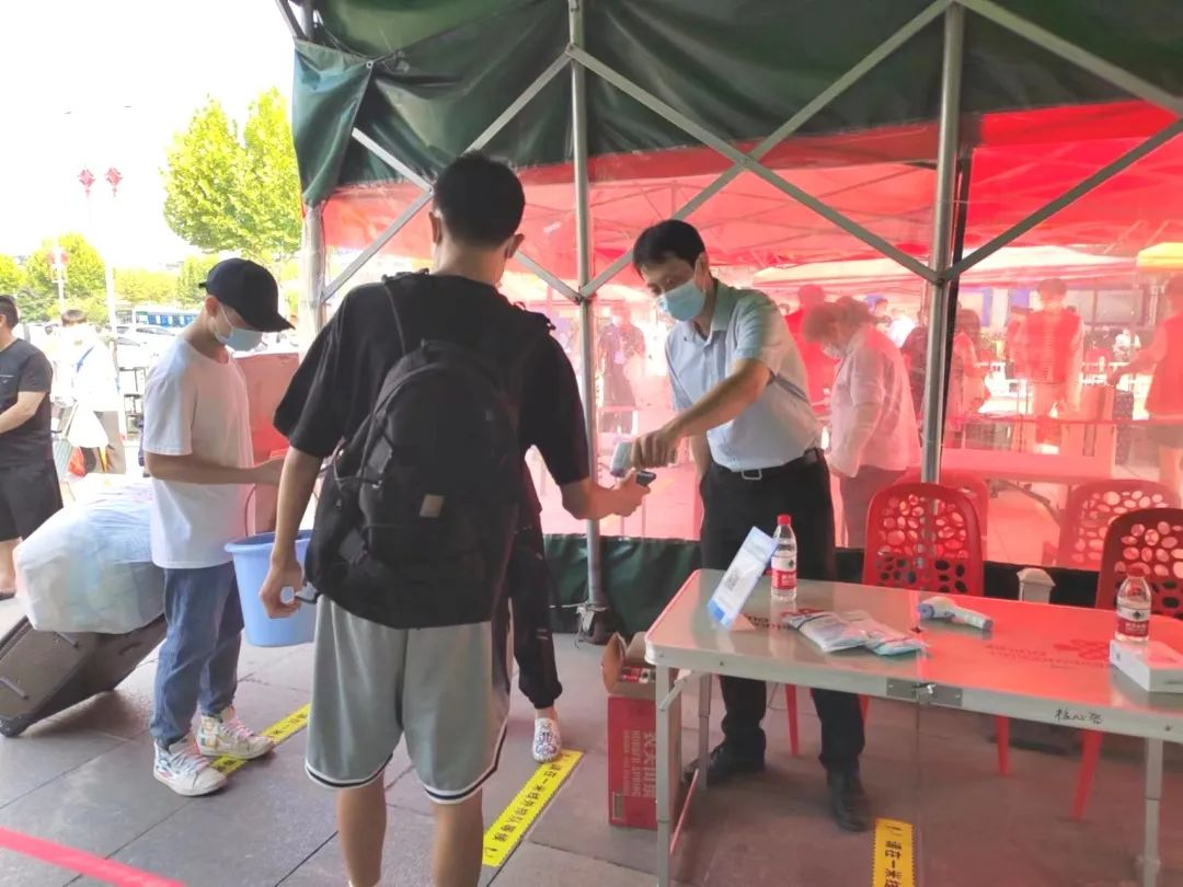 湖南保安服务,墙外高空清洗服务,湖南保利天创物业发展有限公司