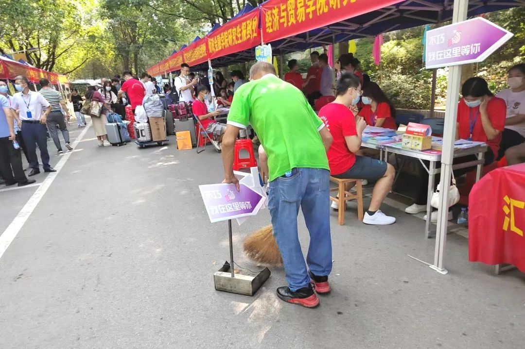 湖南保安服务,墙外高空清洗服务,湖南保利天创物业发展有限公司