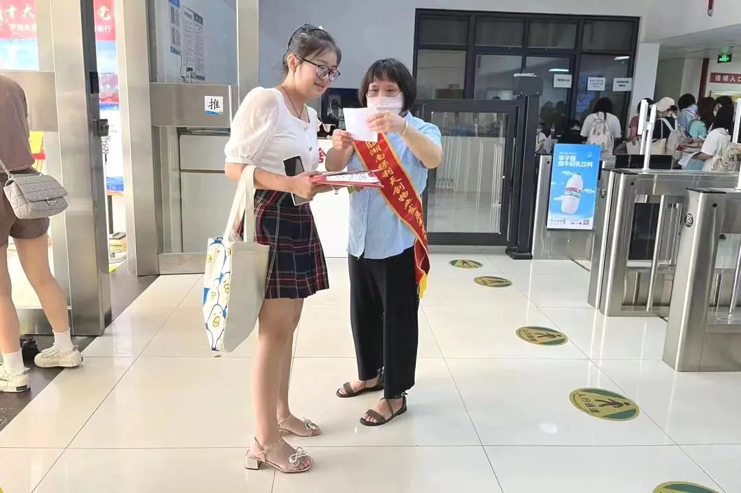 湖南保安服务,墙外高空清洗服务,湖南保利天创物业发展有限公司